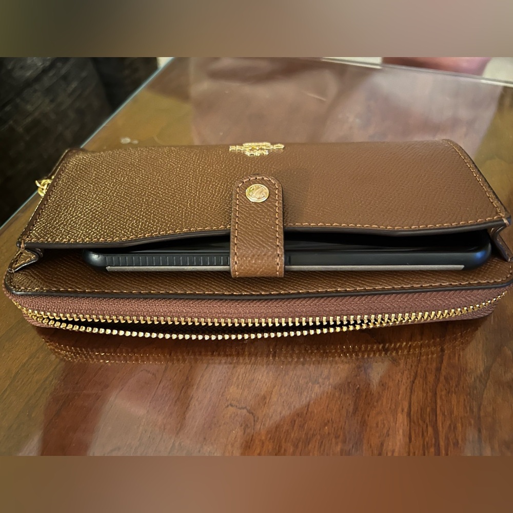 Coach Multifunctional Wallet In English Tan - Picture 14 of 16